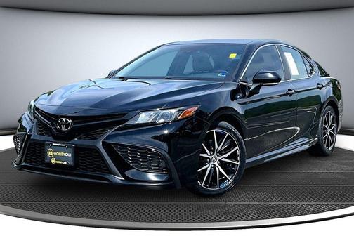 Midnight Black Metallic 2022 Toyota Camry SE