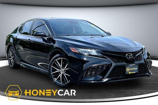 Midnight Black Metallic 2022 Toyota Camry SE