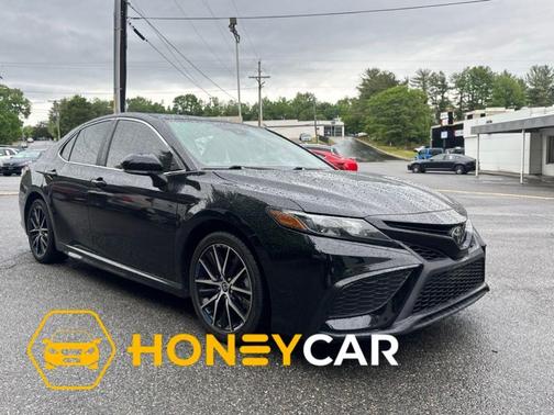 Midnight Black Metallic 2022 Toyota Camry SE