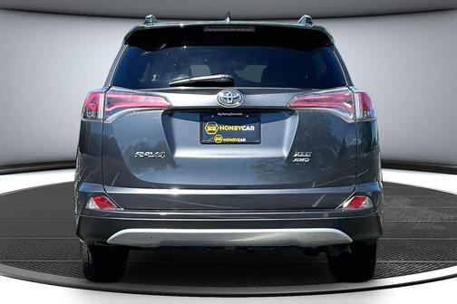 Magnetic Gray Metallic 2018 Toyota RAV4 XLE