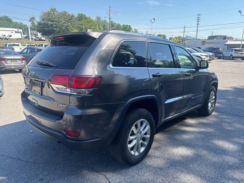 Granite Crystal Clearcoat Metallic 2021 Jeep Grand Cherokee Laredo E