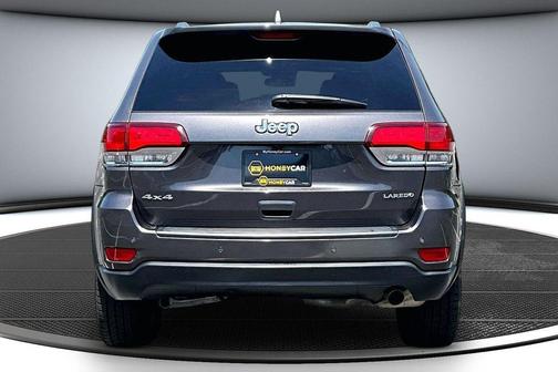 Granite Crystal Clearcoat Metallic 2021 Jeep Grand Cherokee Laredo E