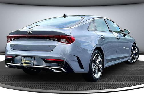 Everlasting Silver 2021 Kia K5 EX