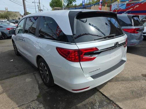 White 2024 Honda Odyssey EX-L