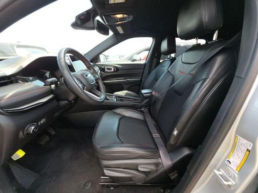 Silver Zynith 2024 Jeep Compass Trailhawk