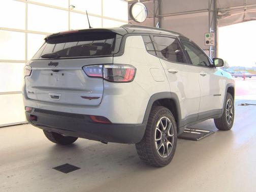 Silver Zynith 2024 Jeep Compass Trailhawk