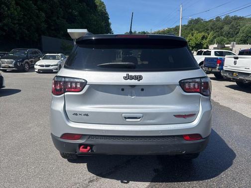 Silver Zynith 2024 Jeep Compass Trailhawk