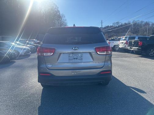 2018 Kia Sorento LX