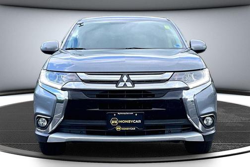 Gray 2018 Mitsubishi Outlander SE