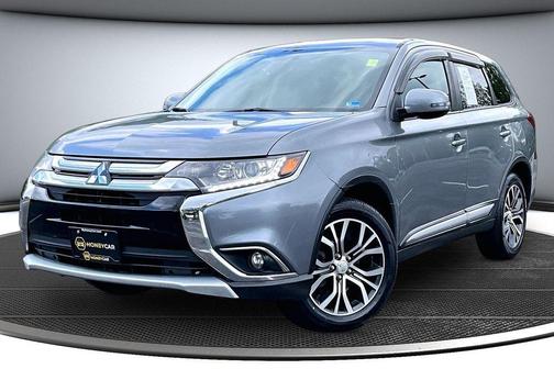 Gray 2018 Mitsubishi Outlander SE