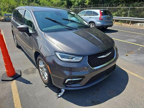 2023 Chrysler Pacifica Touring-L