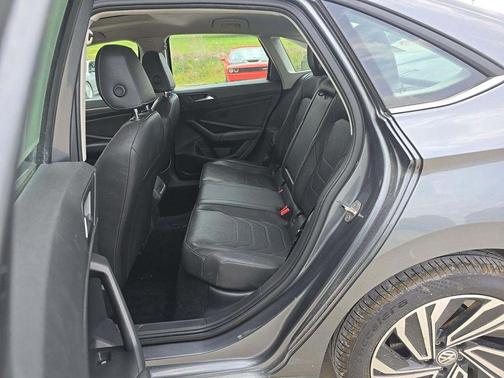 Platinum Gray Metallic 2020 Volkswagen Jetta 1.4T SEL Premium