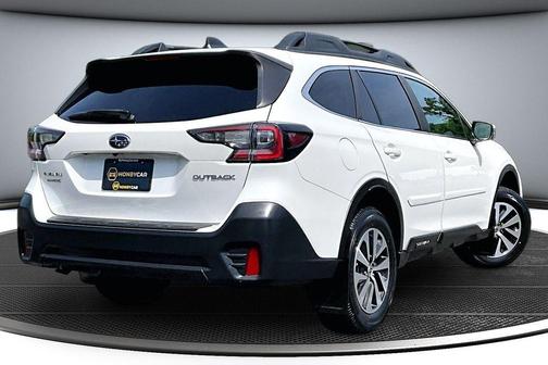 Crystal White Pearl 2022 Subaru Outback Premium