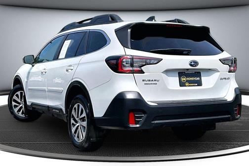 Crystal White Pearl 2022 Subaru Outback Premium