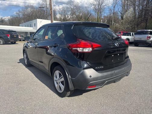 2020 Nissan Kicks S
