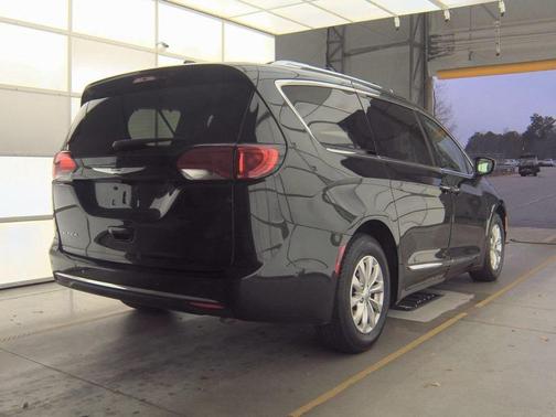 2018 Chrysler Pacifica Touring-L Plus