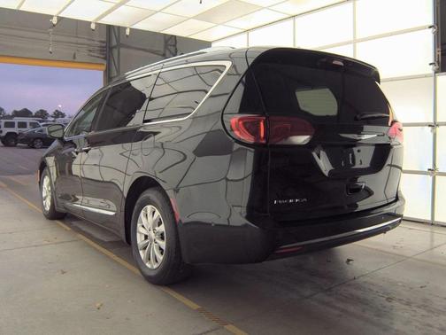 2018 Chrysler Pacifica Touring-L Plus