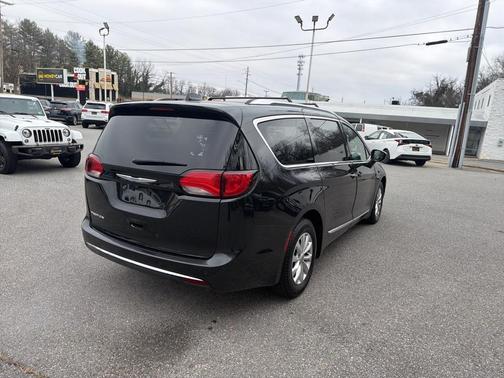 2018 Chrysler Pacifica Touring-L Plus
