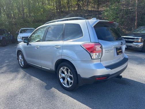 Ice Silver Metallic 2017 Subaru Forester 2.5i Touring