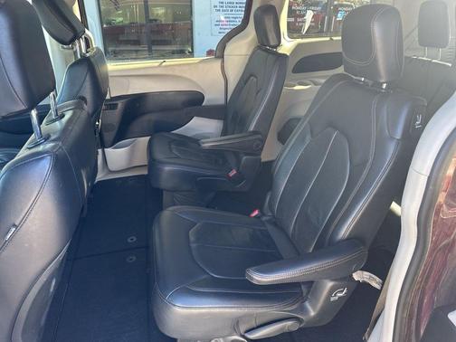 2019 Chrysler Pacifica Touring-L