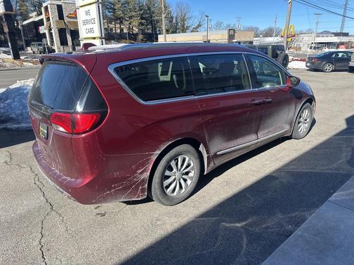 2019 Chrysler Pacifica Touring-L