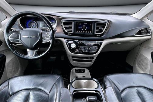 2019 Chrysler Pacifica Touring-L