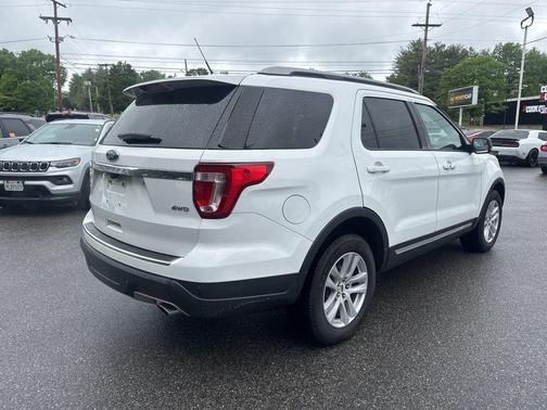 Oxford White 2018 Ford Explorer XLT