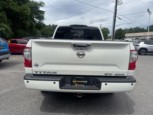 Glacier White 2019 Nissan Titan SV