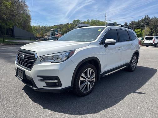 Crystal White Pearl 2022 Subaru Ascent Limited 7-Passenger