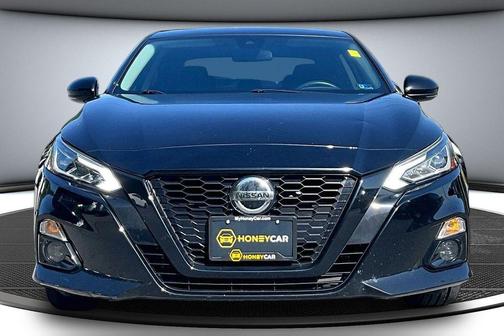 Black 2022 Nissan Altima 2.5 SR