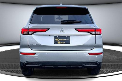 2022 Mitsubishi Outlander ES