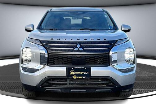 2022 Mitsubishi Outlander ES