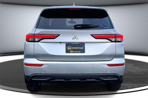 2022 Mitsubishi Outlander ES
