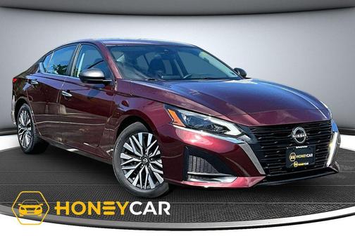 Garnet Pearl Me 2024 Nissan Altima 2.5 SV