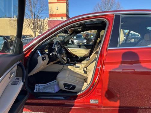 2018 BMW 330 i xDrive