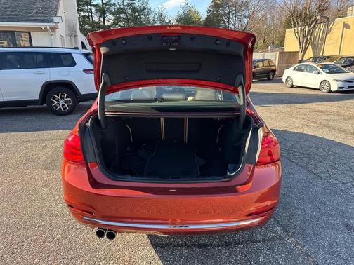 2018 BMW 330 i xDrive