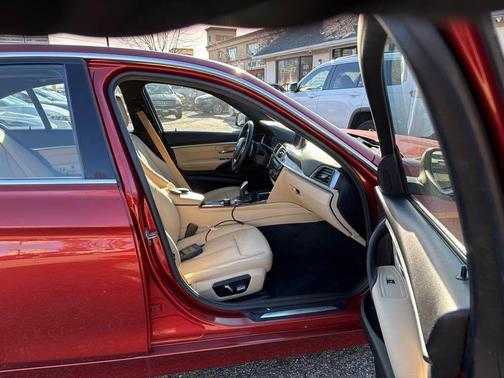 2018 BMW 330 i xDrive