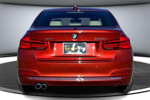 2018 BMW 330 i xDrive