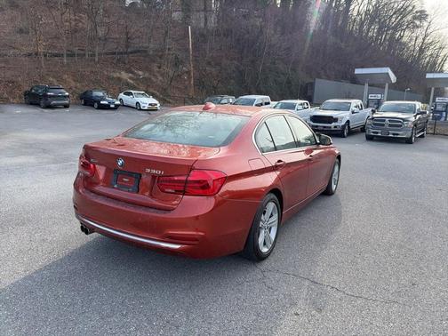 2018 BMW 330 i xDrive