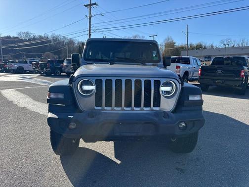 2020 Jeep Gladiator Sport