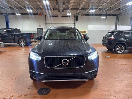 2018 Volvo XC90 T6 Momentum