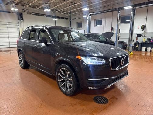 2018 Volvo XC90 T6 Momentum