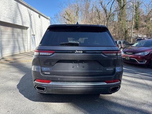 2022 Jeep Grand Cherokee Summit