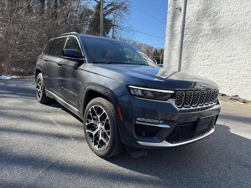 2022 Jeep Grand Cherokee Summit