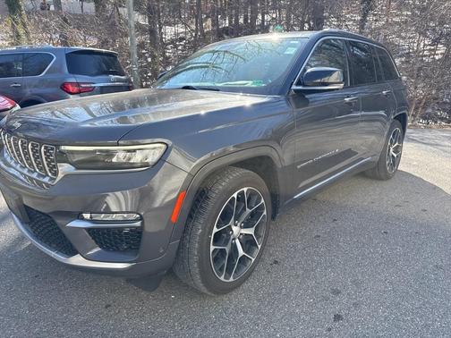 2022 Jeep Grand Cherokee Summit