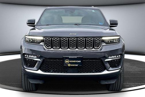 2022 Jeep Grand Cherokee Summit