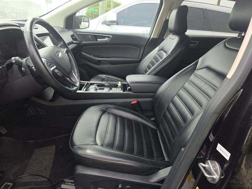 Black 2020 Ford Edge SEL