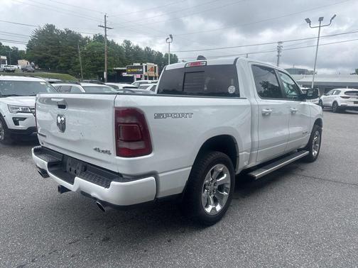 Bright White Clearcoat 2022 RAM 1500 Big Horn