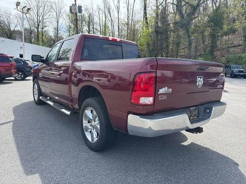 Delmonico Red Pearlcoat 2018 RAM 1500 Big Horn