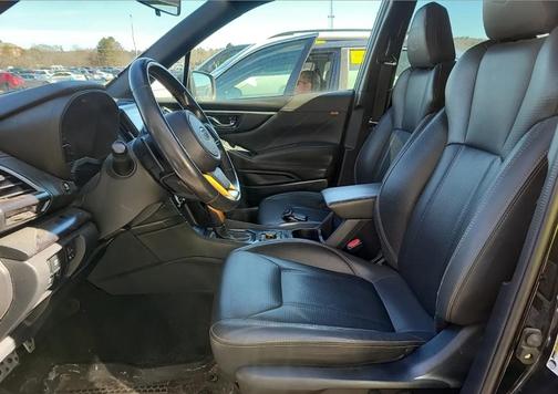 Crystal Black Silica 2022 Subaru Forester Wilderness